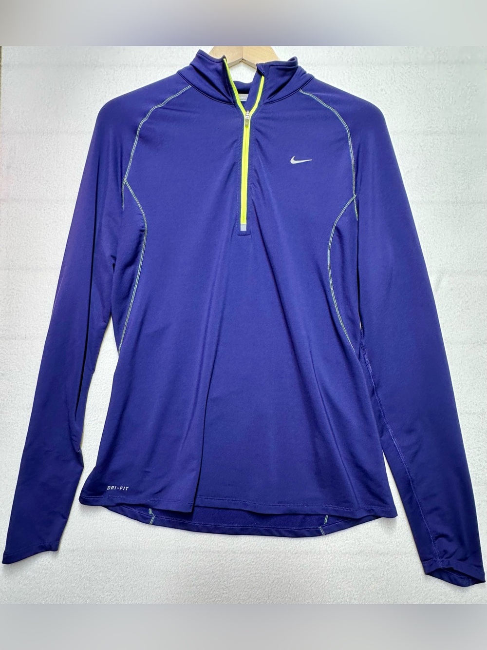 Nike Running Dri-FIT Women’s Large 1/2 Zip Pullover Purple Neon Athletic